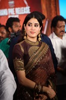 Janhvi Kapoor Steals the Show